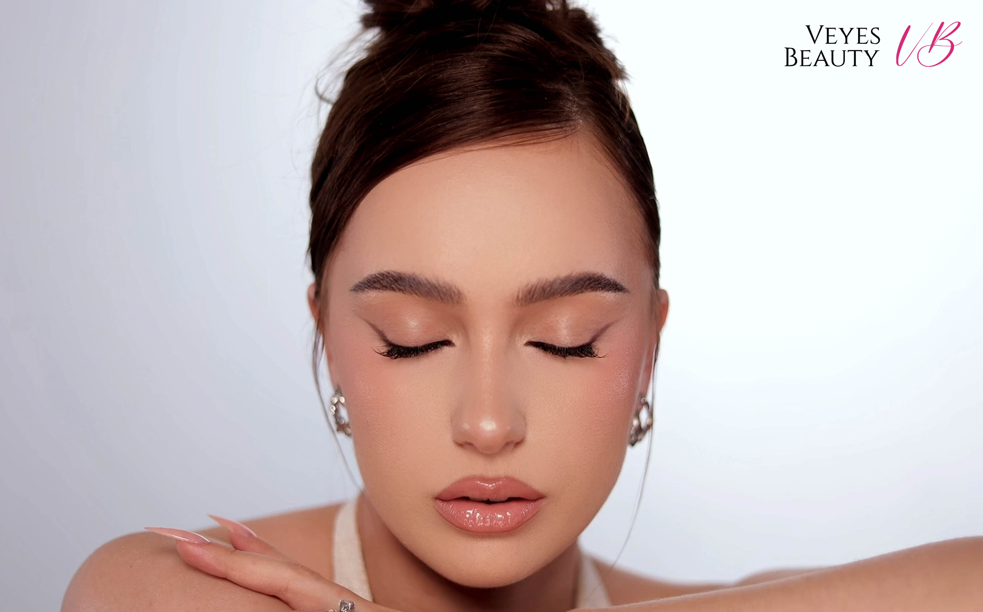 The Secrets Behind a Seamless Lash Look